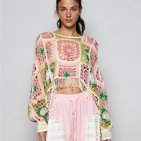 P61. NEW POL Crochet Fringe Crop Sweater Colorful Pink Multi Knit Squares - Picture 2 of 8